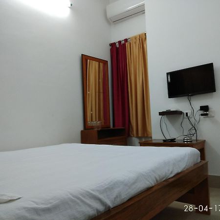 India Tours Only Kavita Guest House Bolpur Exteriör bild