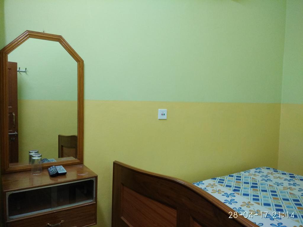 India Tours Only Kavita Guest House Bolpur Exteriör bild