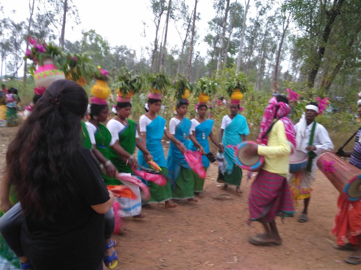 India Tours Only Kavita Guest House Bolpur Exteriör bild